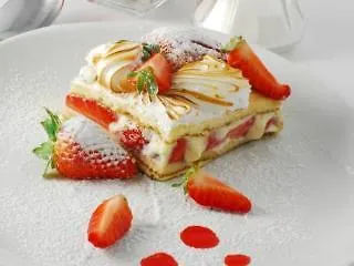 Le Monal ホテル 3*